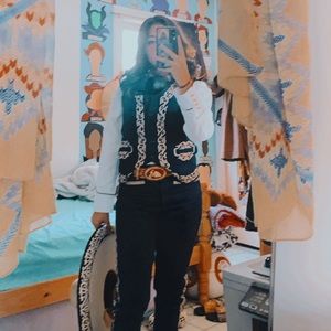 Meet your Posher, Julia